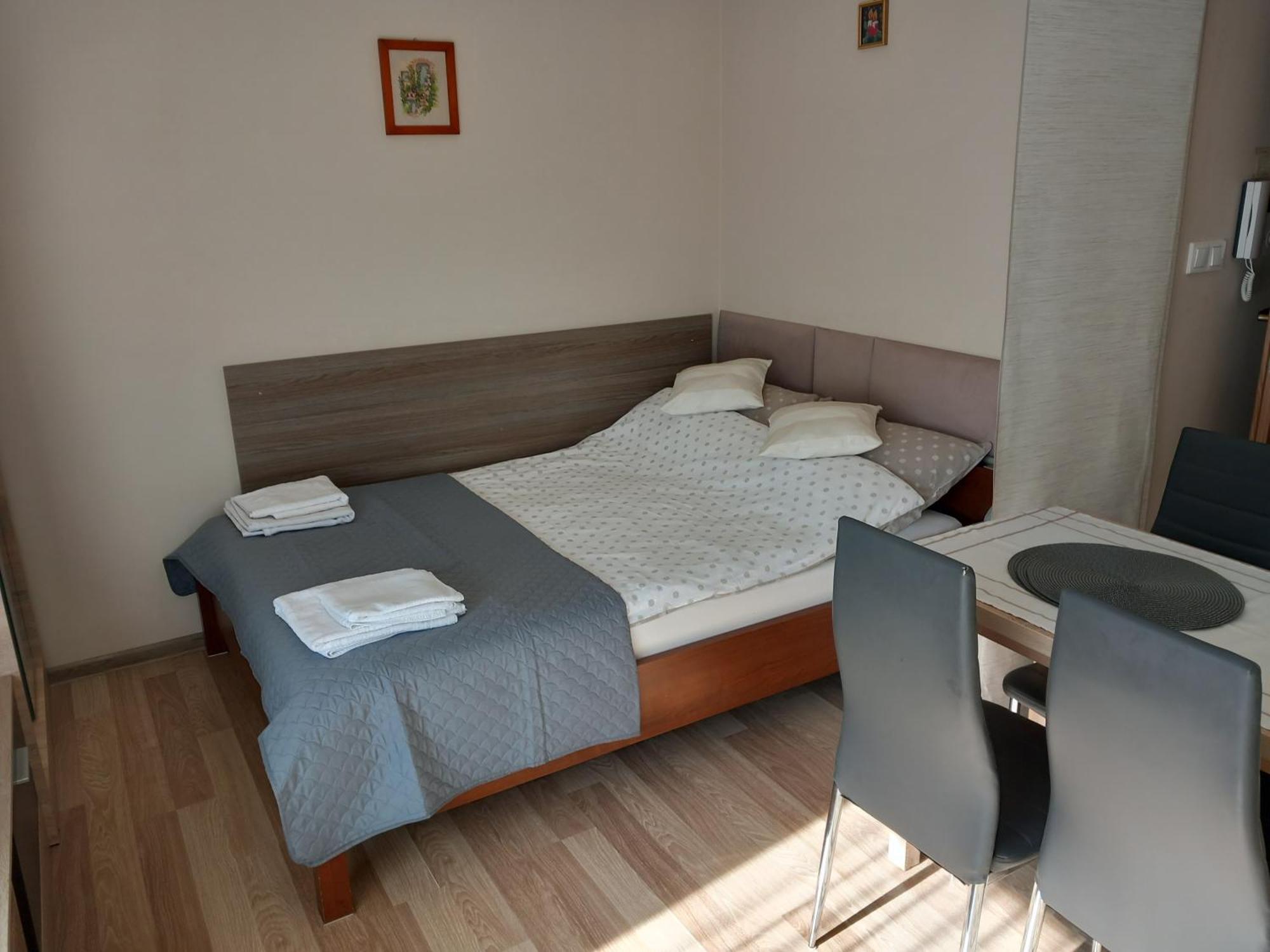 Apartament Jelenia Góra - Cieplice Exterior foto
