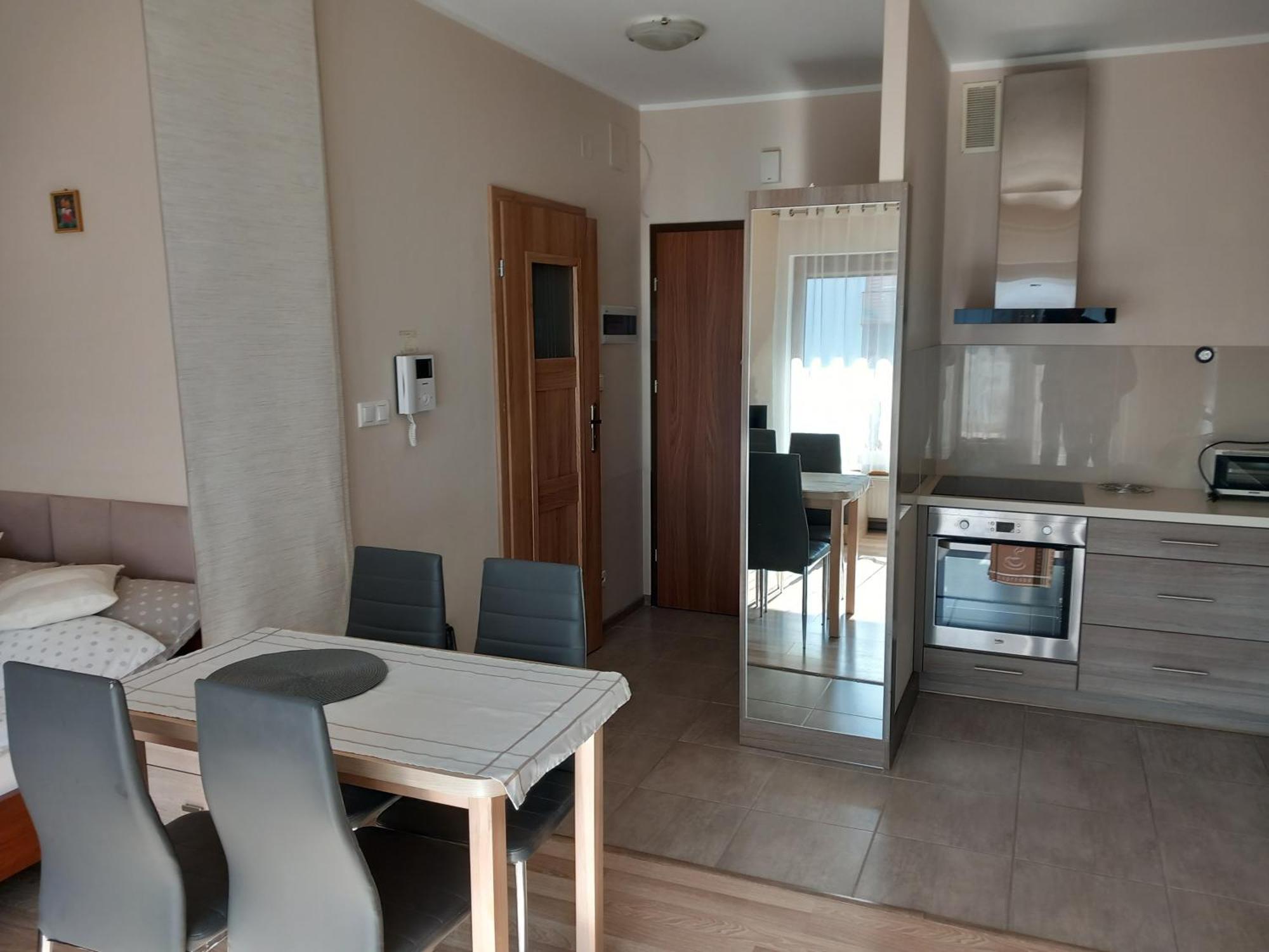 Apartament Jelenia Góra - Cieplice Exterior foto